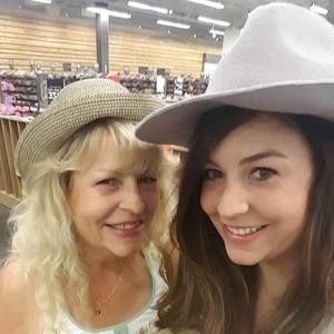 Meet your Posher, Robin